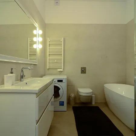 Квартира С Балконом В Историческом Центре Одессы Apartment *